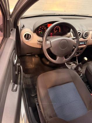 RENAULT SANDERO 1.0 AUTHENTIQUE 16V FLEX 4P MANUAL